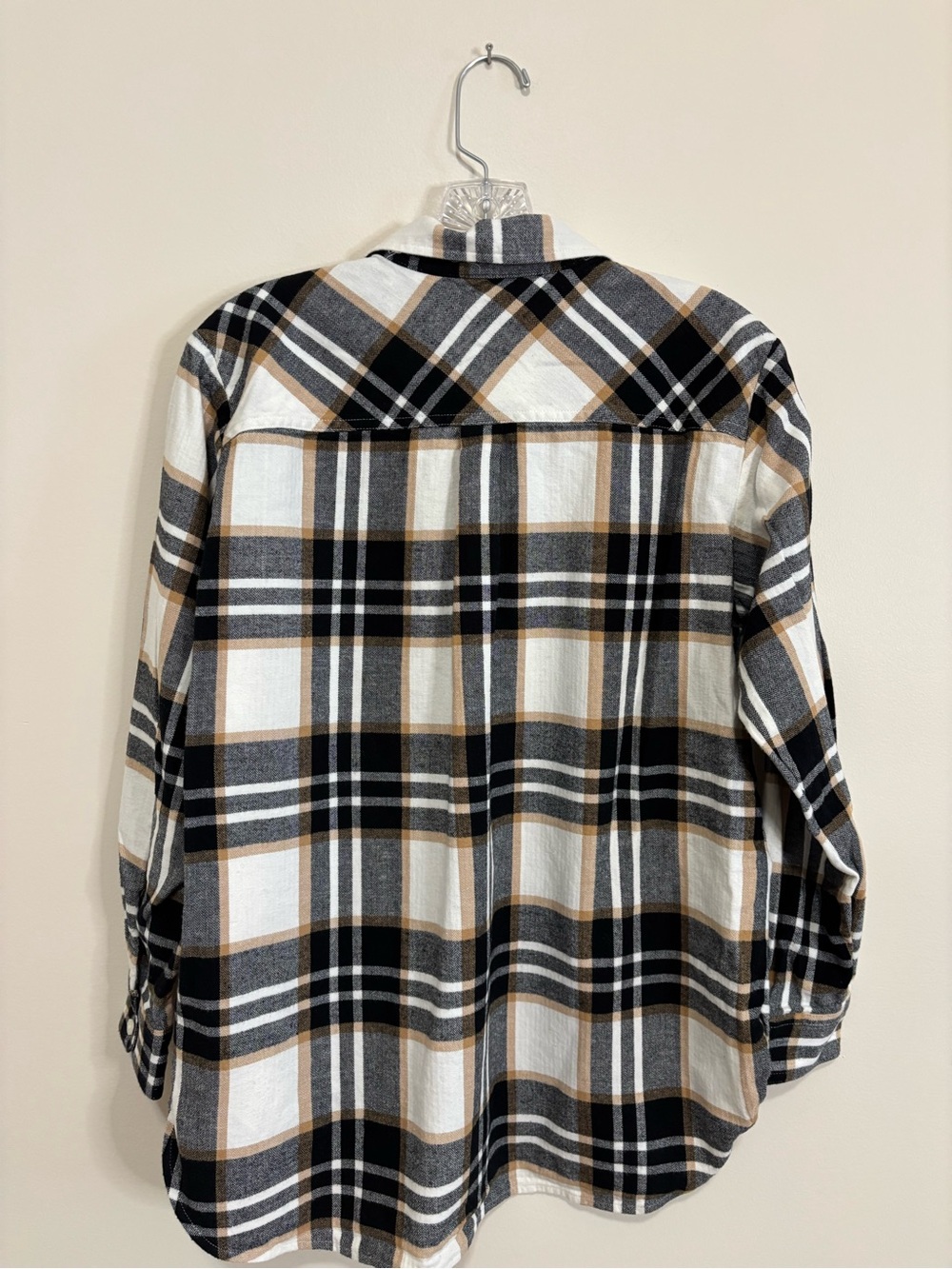 LOFT Black and Cream Plaid Button-Down Shirt - Picture 4 of 6